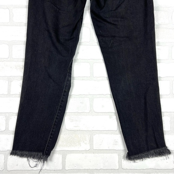 Women's SO High Rise Mom Jean Distressed Black Raw Hem Size 3 | 26W - Picture 7 of 11